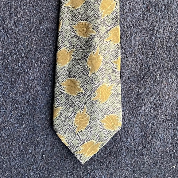 Giorgio Armani Neck Tie - Picture 2 of 6